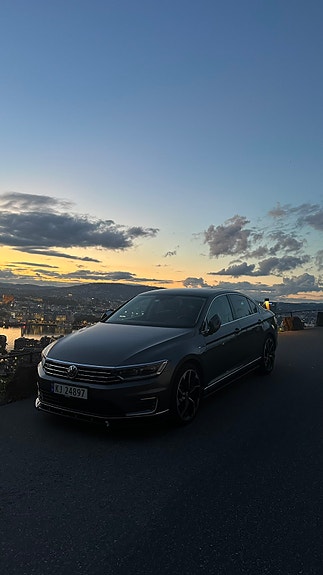 Volkswagen Passat 3 of 14