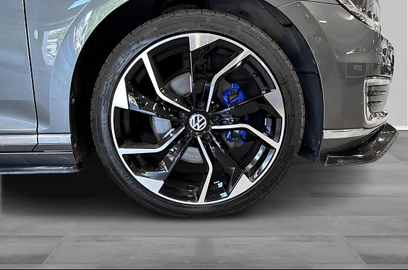 Volkswagen Passat 10 of 14