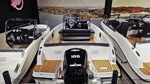 Uttern S53 Premium Edition powered by Mercury F 100 EFI - Innbytte/Finans 3 of 30