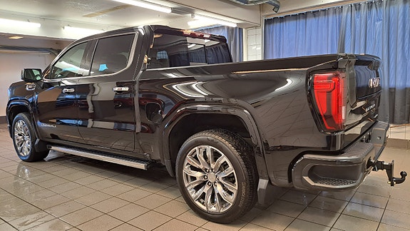 GMC Sierra 5 of 5