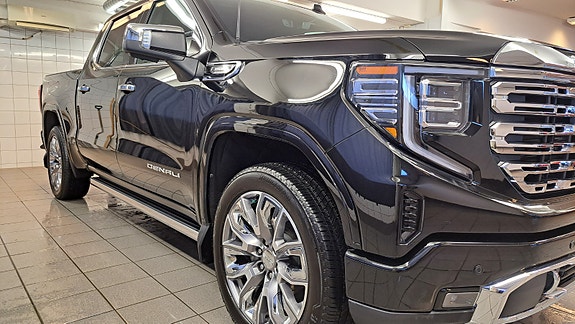 GMC Sierra 4 of 5