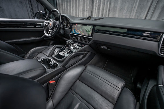 Porsche Cayenne 18 of 30