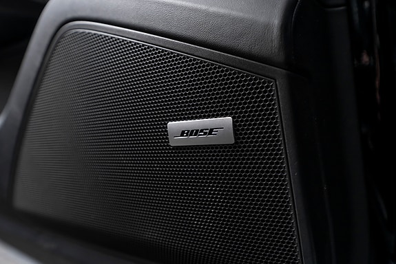 Porsche Cayenne 26 of 30