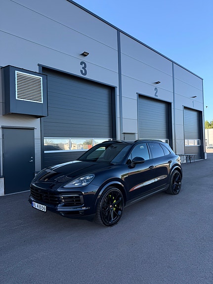 Porsche Cayenne 7 of 30