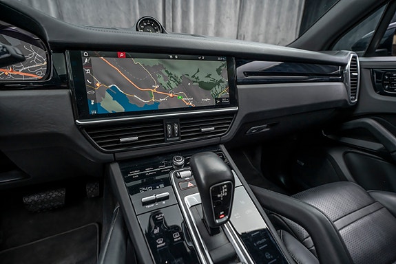 Porsche Cayenne 20 of 30