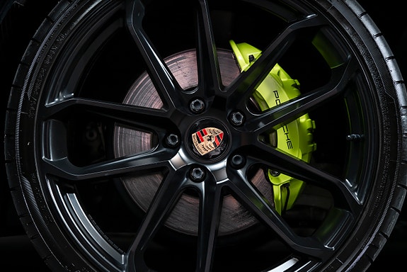 Porsche Cayenne 9 of 30