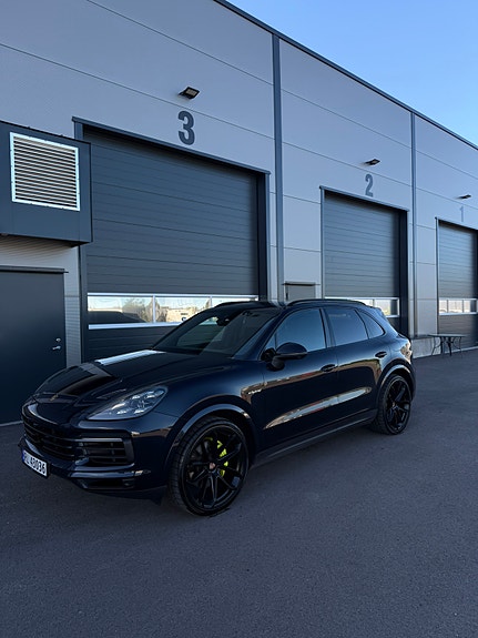 Porsche Cayenne 6 of 30
