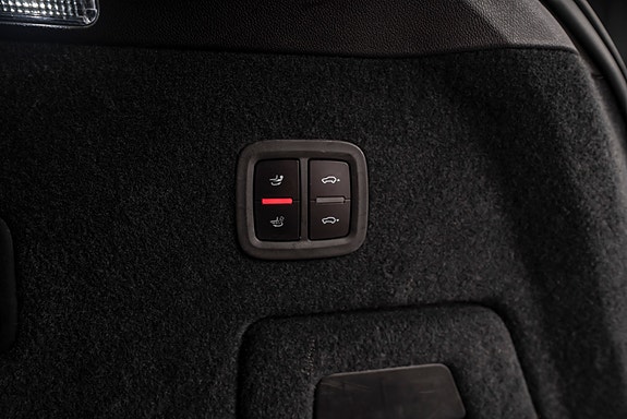 Porsche Cayenne 28 of 30