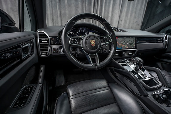 Porsche Cayenne 10 of 30