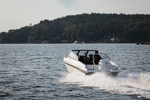 2026 Yamarin 75 BR Cross med Yamaha F300. Solid båt for de krevende! 3 of 5