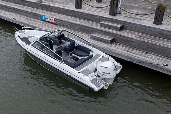 2026 Yamarin 75 BR Cross med Yamaha F300. Solid båt for de krevende! 15 of 29