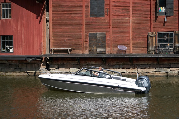 2026 Yamarin 75 BR Cross med Yamaha F300. Solid båt for de krevende! 10 of 29