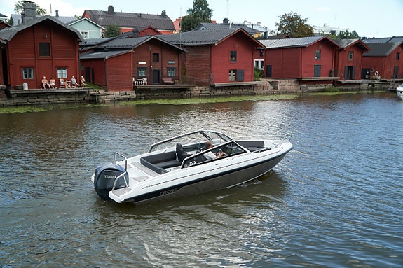 2026 Yamarin 75 BR Cross med Yamaha F300. Solid båt for de krevende! 11 of 29