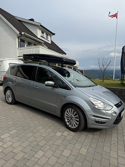 Ford S-MAX 4 of 25