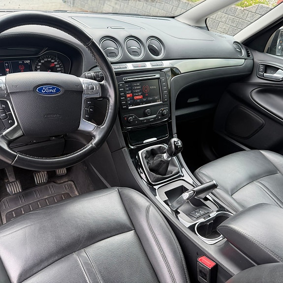 Ford S-MAX 12 of 25