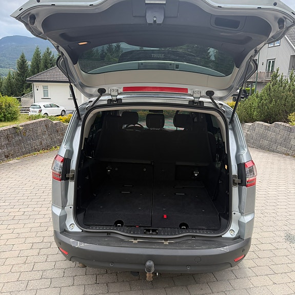 Ford S-MAX 16 of 25