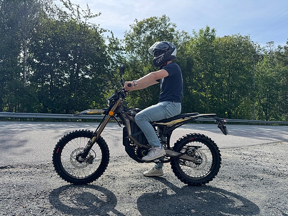 Sur Ron Ultra Bee L3e Elektrisk Lett MC | 15 HK | 511 Nm | 115 km rekkevidde | Peak  21 KW 3 of 5