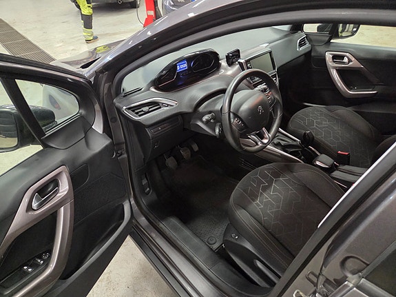 Peugeot 2008 16 of 19
