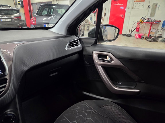 Peugeot 2008 15 of 19