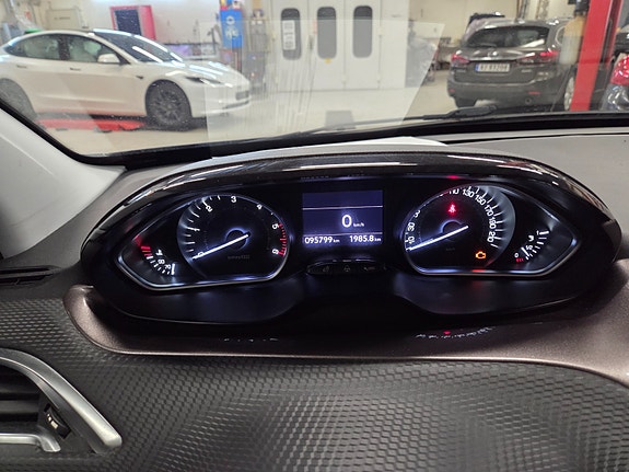 Peugeot 2008 10 of 19
