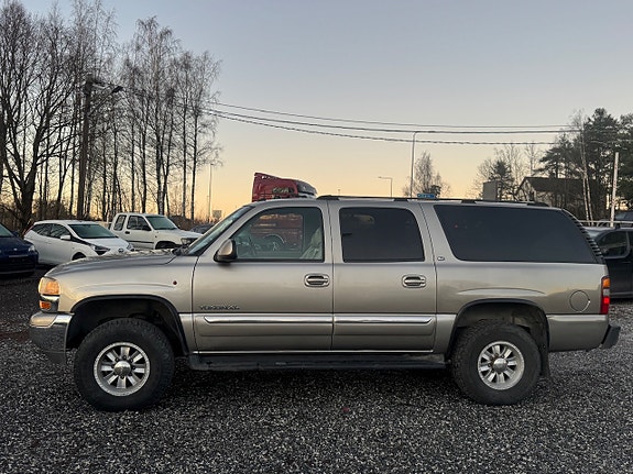 GMC Yukon 4 of 5