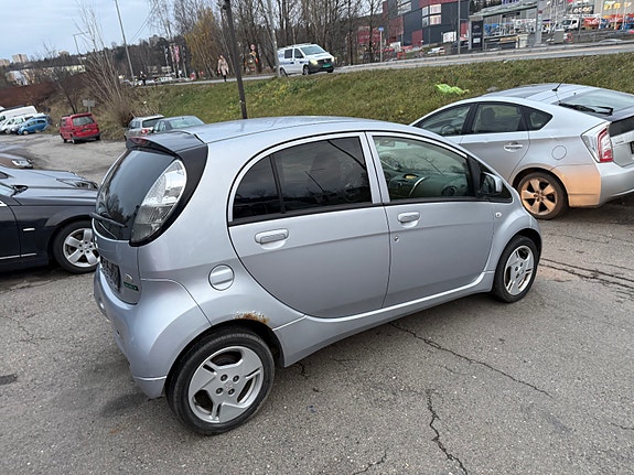 Mitsubishi i-Miev 7 of 14