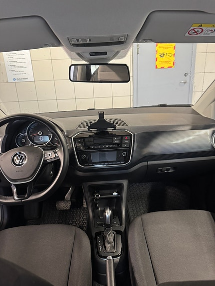 Volkswagen UP! 10 of 11