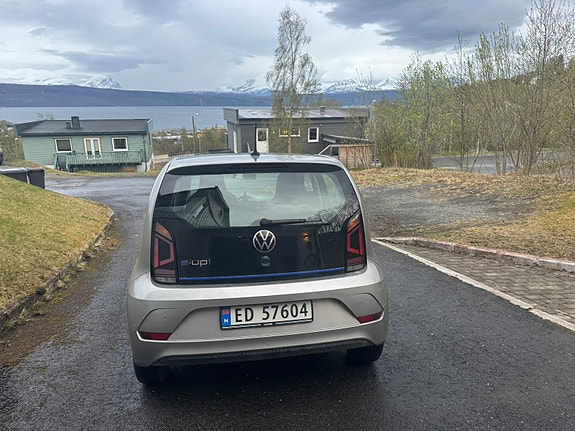Volkswagen UP! 7 of 11