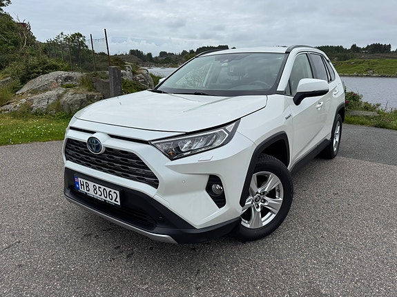 Toyota RAV4 2 of 5