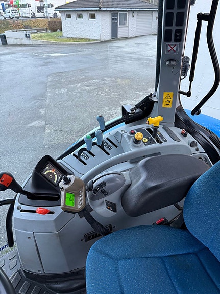 New Holland T6020 2010, kr 425 000,-