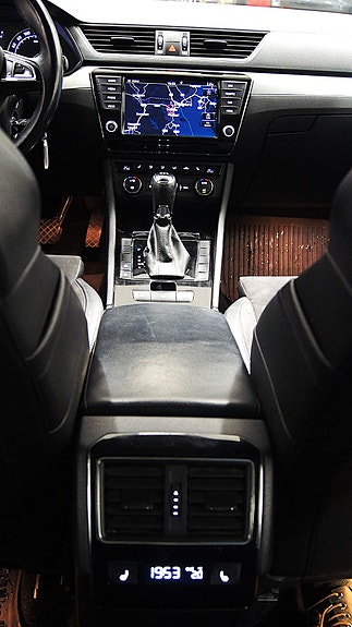 Skoda Superb 17 of 17