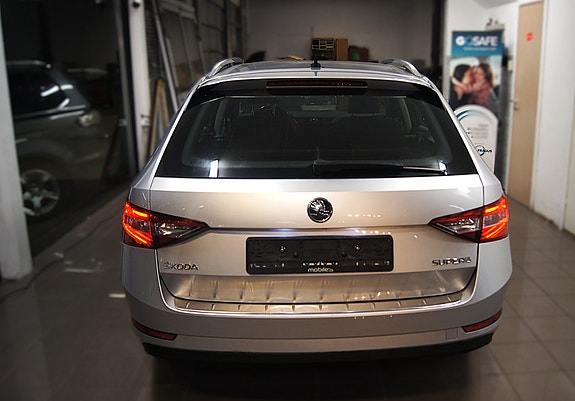 Skoda Superb 8 of 17