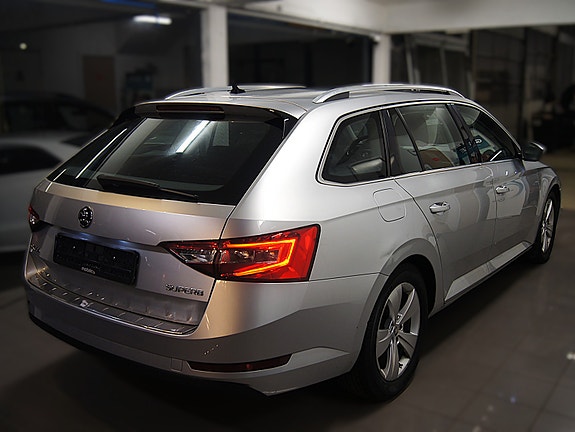 Skoda Superb 7 of 17