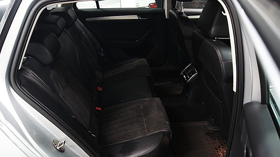 Skoda Superb 15 of 17