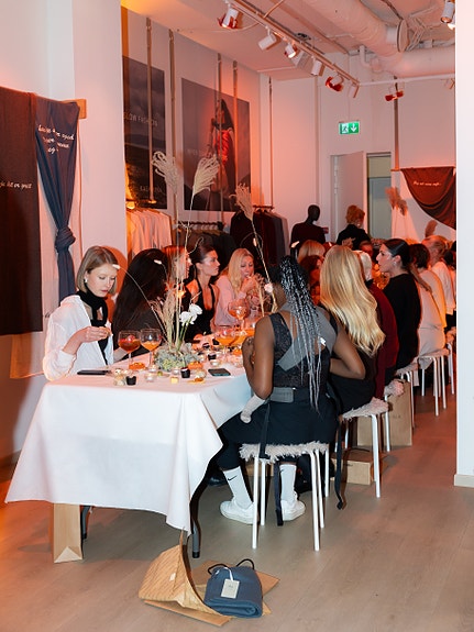 Kashmina x Costume event Nov 2025 - influenser event i butikk.