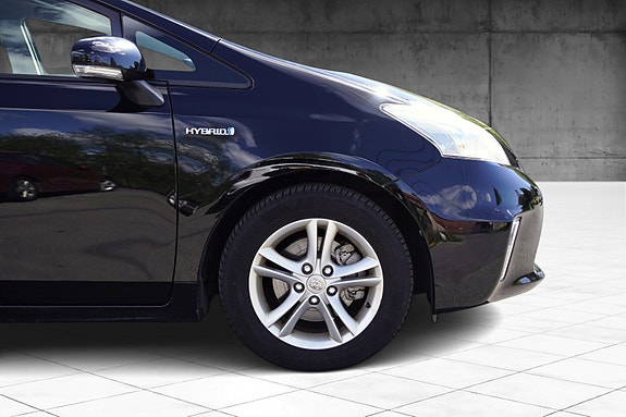 Toyota Prius+ Seven 4 of 30
