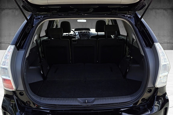 Toyota Prius+ Seven 8 of 30