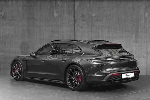 Porsche Taycan Sport Turismo 3 of 5