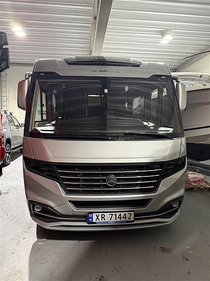Adria Supersonic 890 LC 3 of 5