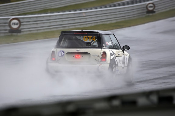 MINI Cooper S 3 of 5