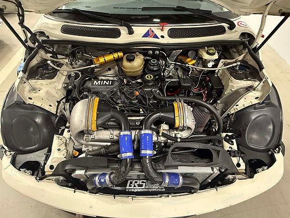 MINI Cooper S 13 of 27