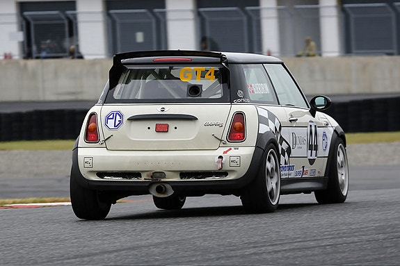 MINI Cooper S 2 of 5