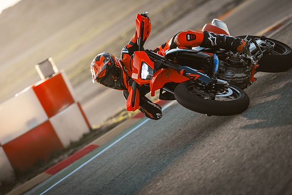 KTM 690 SMC R – STOP GROWING UP 3 of 19