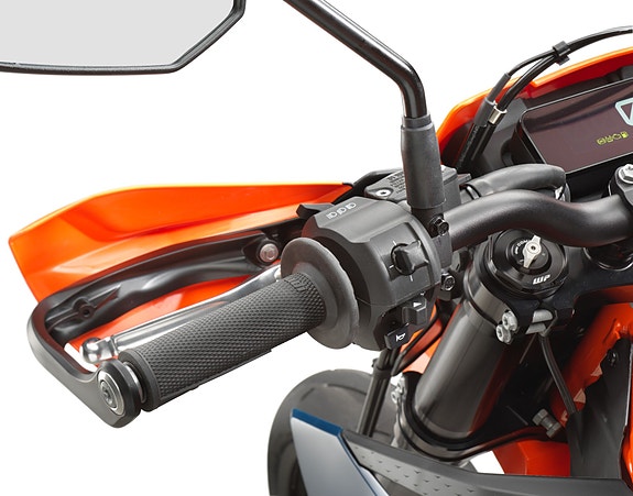 KTM 690 SMC R – STOP GROWING UP 17 of 19