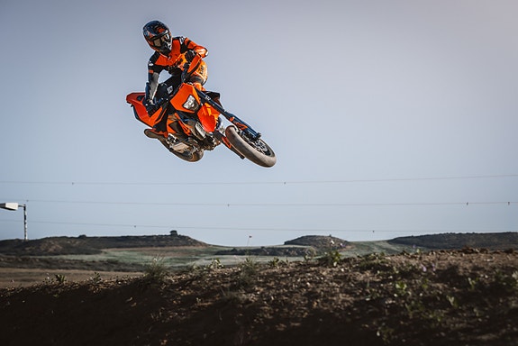 KTM 690 SMC R – STOP GROWING UP 11 of 19