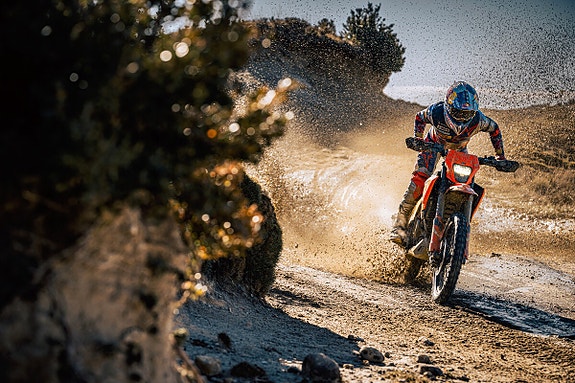 KTM 125 Enduro R – KEEP YOUR INNER CHILD WILD 5 of 11