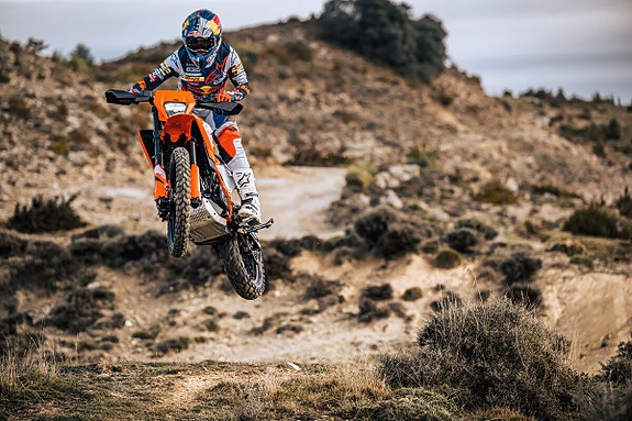 KTM 125 Enduro R – KEEP YOUR INNER CHILD WILD 3 of 11