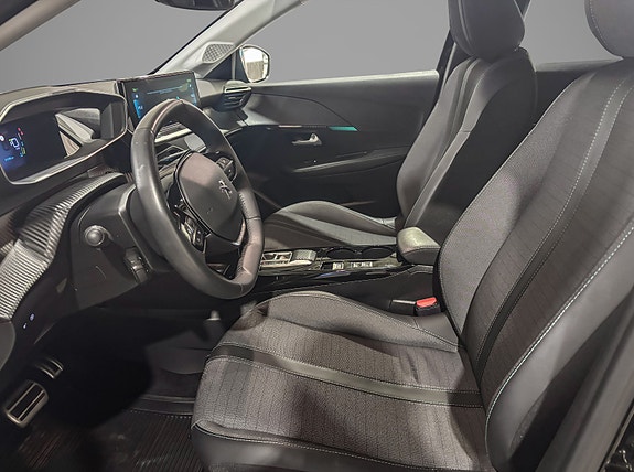 Peugeot e-208 10 of 25