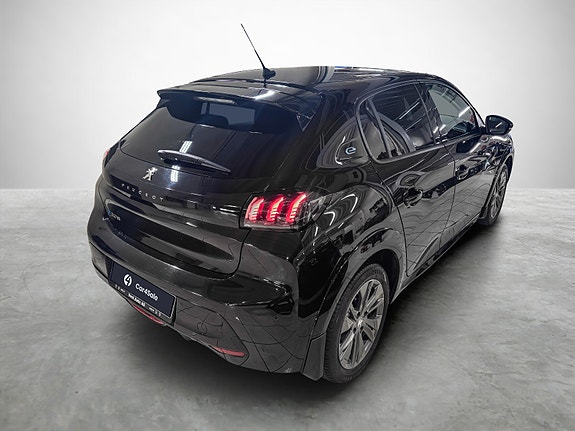 Peugeot e-208 5 of 25