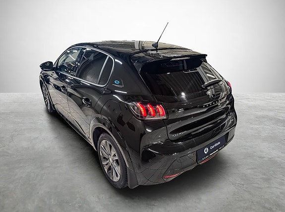 Peugeot e-208 3 of 25